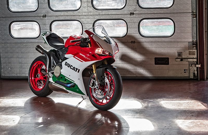 Ducati 1299 Panigale R Final Edition Diluncurkan dan Dihadiri Dua Pembalap WSBK