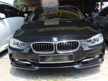 2013 BMW 320i 2.0 Luxury Line Sedan (A)