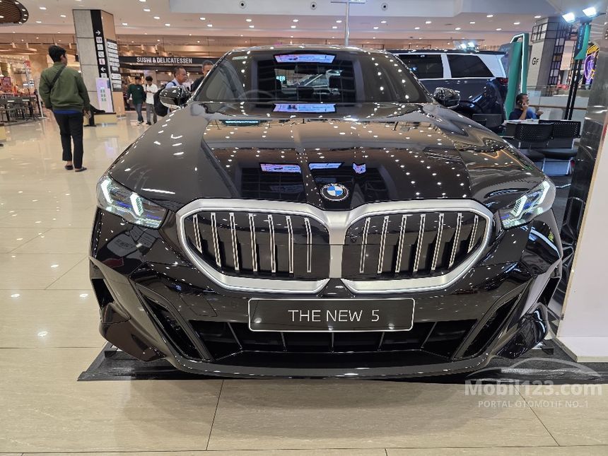 Jual Mobil BMW 520i 2025 M Sport 2.0 di Jawa Barat Automatic Sedan ...