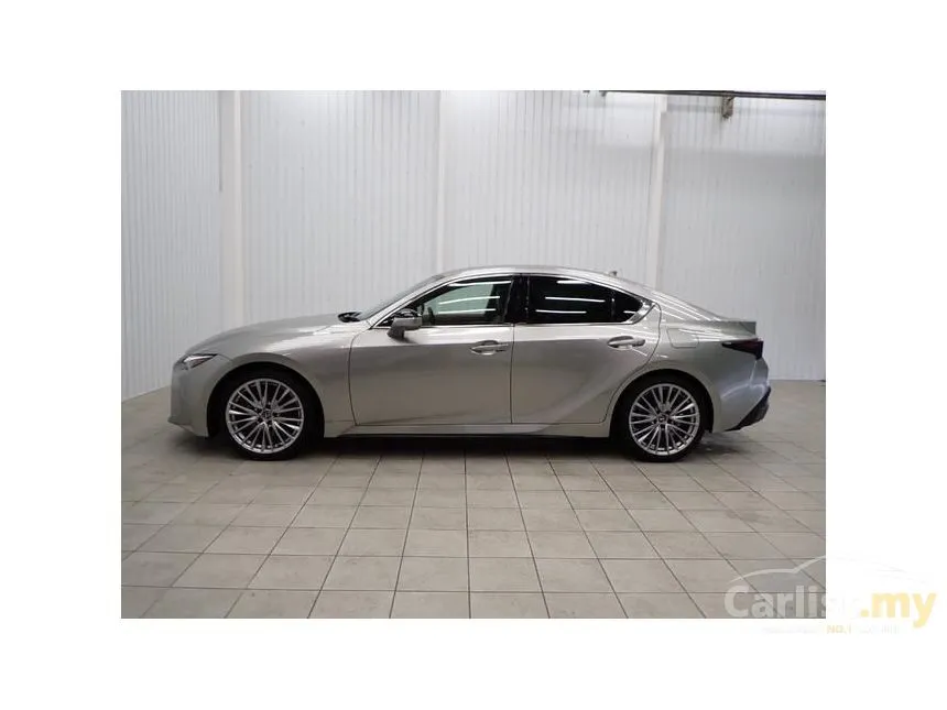 2023 Lexus IS 300 Version L Sedan
