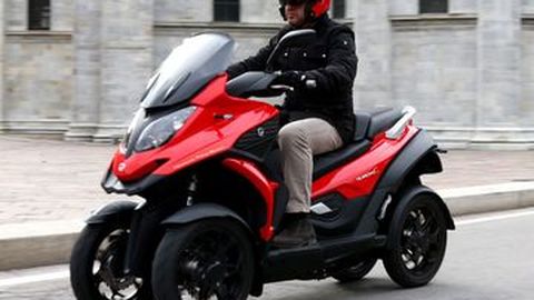 Quadro4, Skuter Roda-4 Pertama Dunia