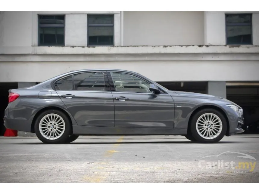 2018 BMW 318i Luxury Sedan