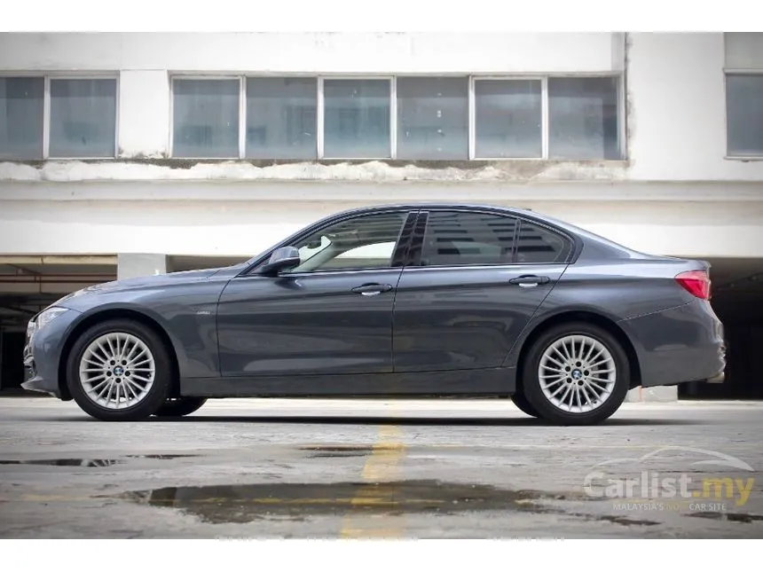 2018 BMW 318i Luxury Sedan