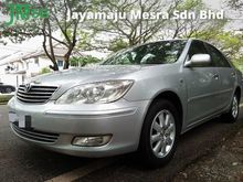 2002 Toyota Camry 2.4 V Sedan (A)