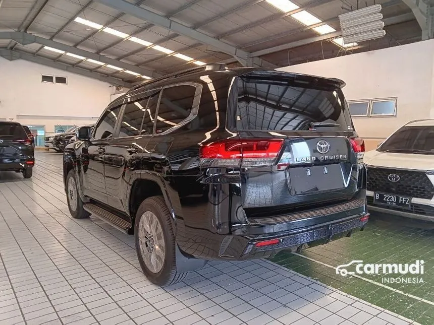 2024 Toyota Land Cruiser VX-R 70th Anniversary SUV