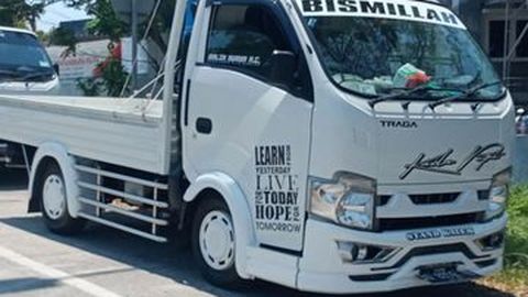 Unik, Pilihan Variasi Kaca Depan Mobil Pick Up