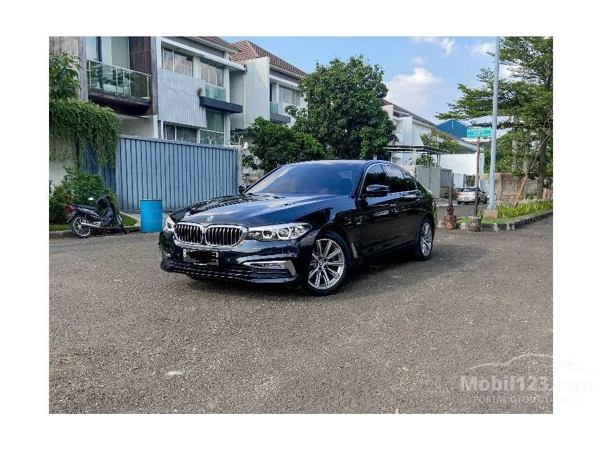 Jual Mobil BMW 520i 2018 Luxury 2.0 di DKI Jakarta Automatic Sedan Hitam Rp 615.000.000