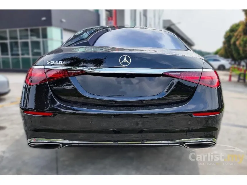 2022 Mercedes-Benz S580e Sedan