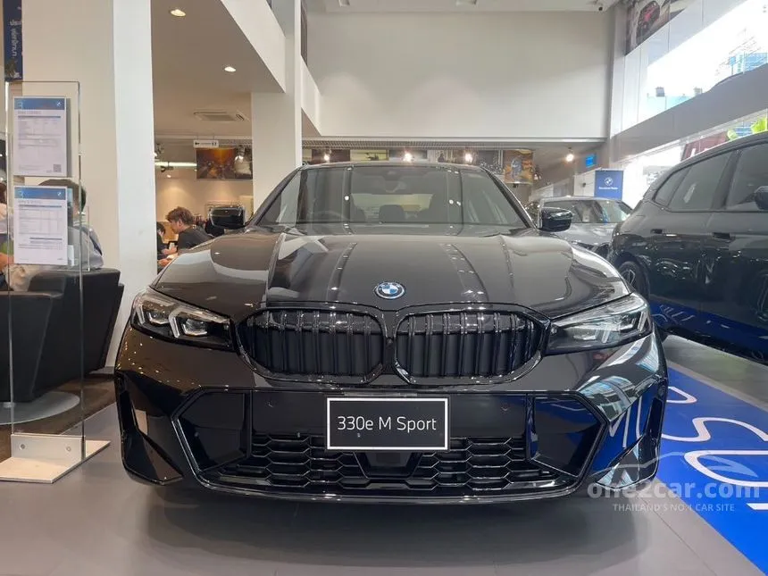 2025 BMW 330e M Sport Sedan