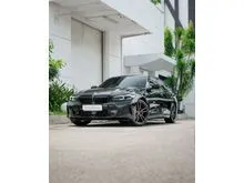 2024 BMW 330i 2.0 M Sport Pro Sedan FLASH SALE KM RENDAH HOT ITEM