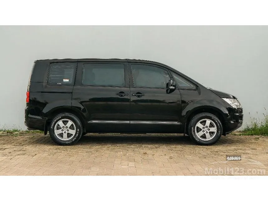 2014 Mitsubishi Delica D5 MPV