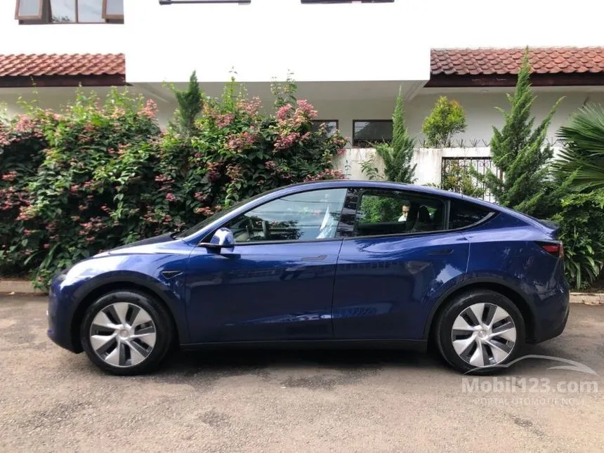 2022 Tesla Model Y Standard SUV
