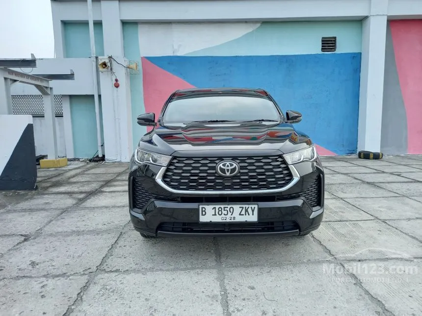 Jual Mobil Toyota Kijang Innova Zenix 2023 V 2.0 di Banten Automatic Wagon Hitam Rp 400.000.000