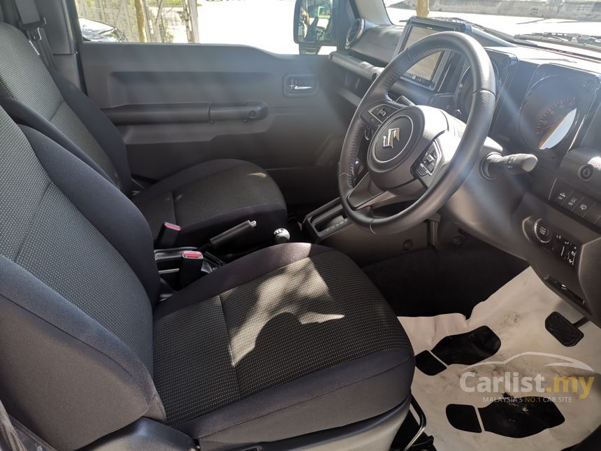Suzuki Jimny Sierra 2018 JC Package 1.5 in Johor Automatic SUV Grey for