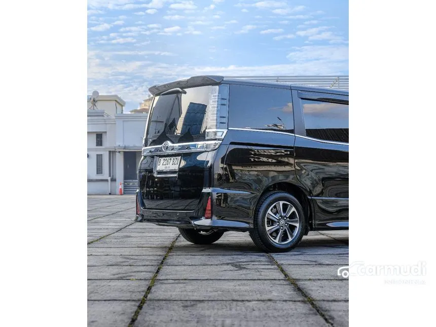 2018 Toyota Voxy MPV