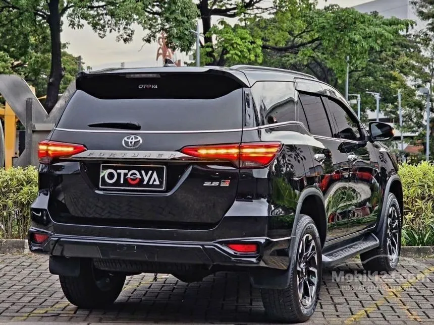 2022 Toyota Fortuner GR Sport 4X2 SUV