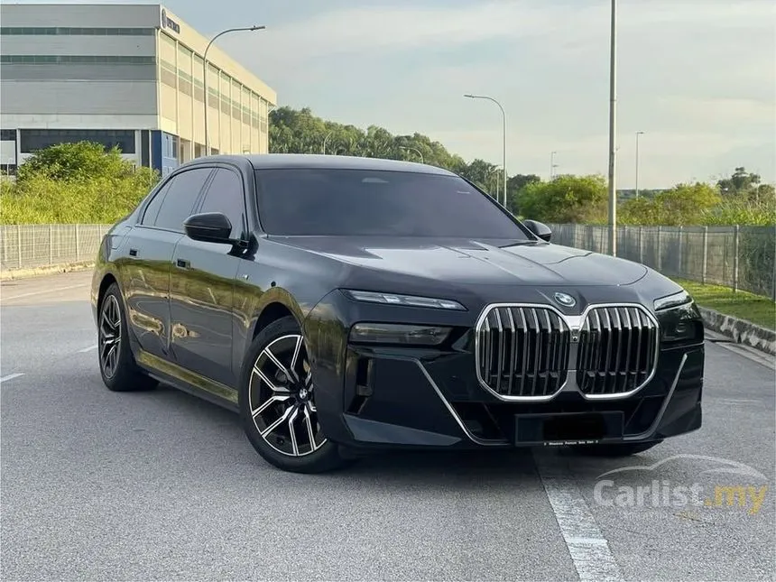 2023 BMW 750e xDrive M Sport Pure Excellence Sedan
