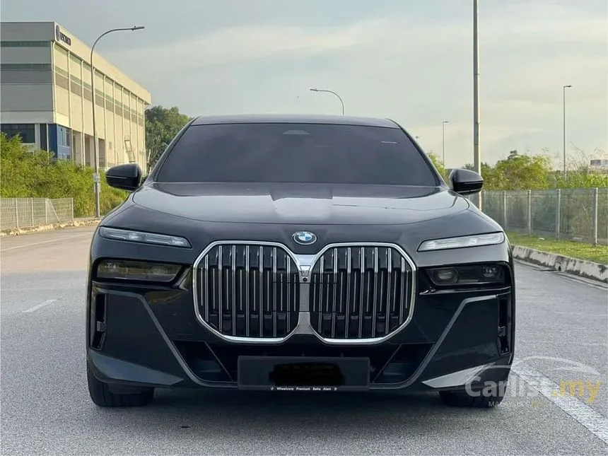 2023 BMW 750e xDrive M Sport Pure Excellence Sedan