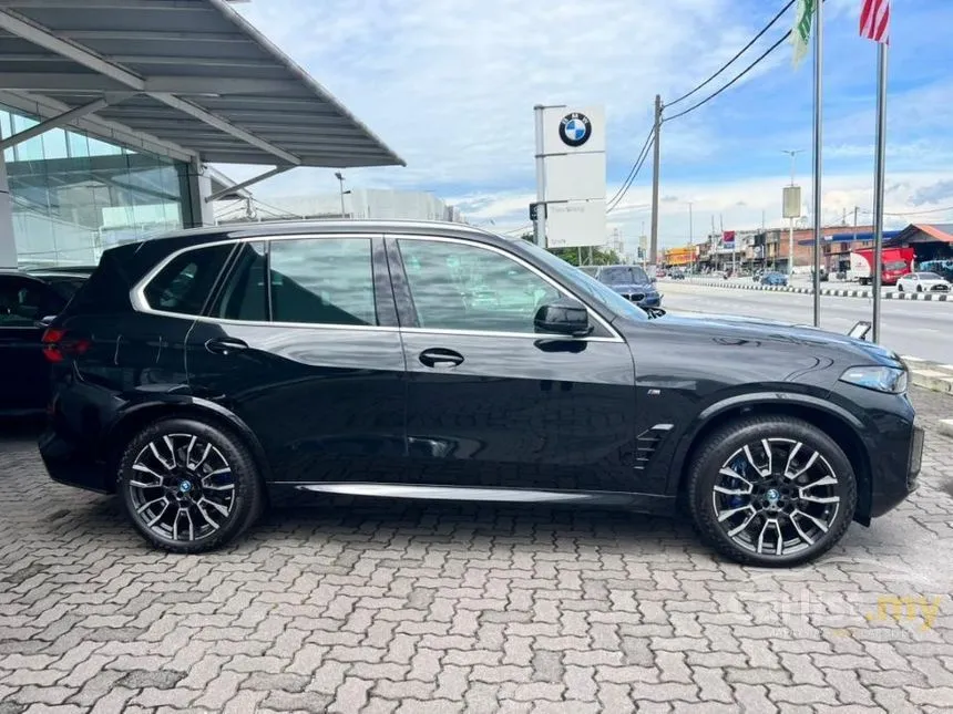 2025 BMW X5 xDrive50e M Sport SUV