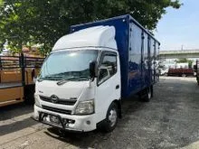 2014 Hino WU710R UBS 3 Ton 17 Feet Box Bonded 10 Doors 5000KG Lorry