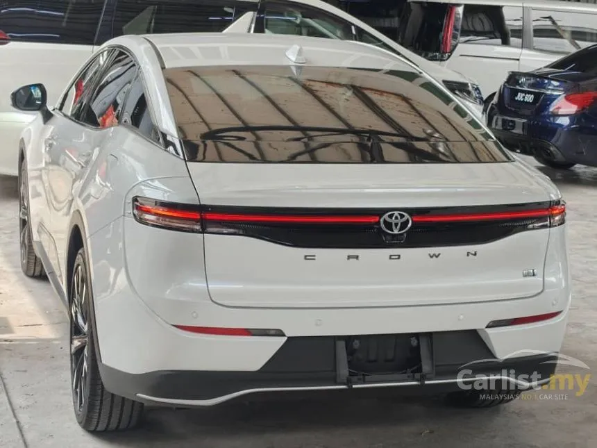 2022 Toyota Crown RS Advance Sedan