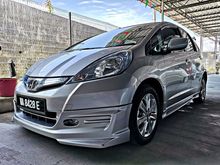 2014 Honda Jazz 1.3 Hybrid Facelift (A) F-Service Record Ori Low Mileage 36k