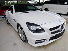 2012 Mercedes-Benz SLK200 1.8 Convertible -- WELL MAINTAINED --