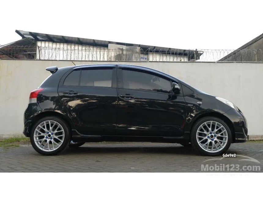 2010 Toyota Yaris E Hatchback