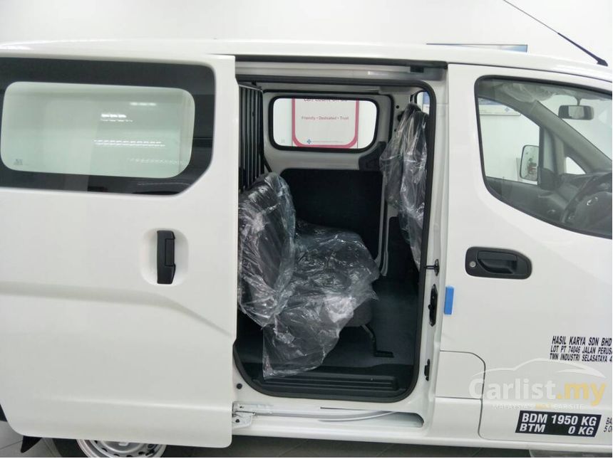 nv200 semi panel van