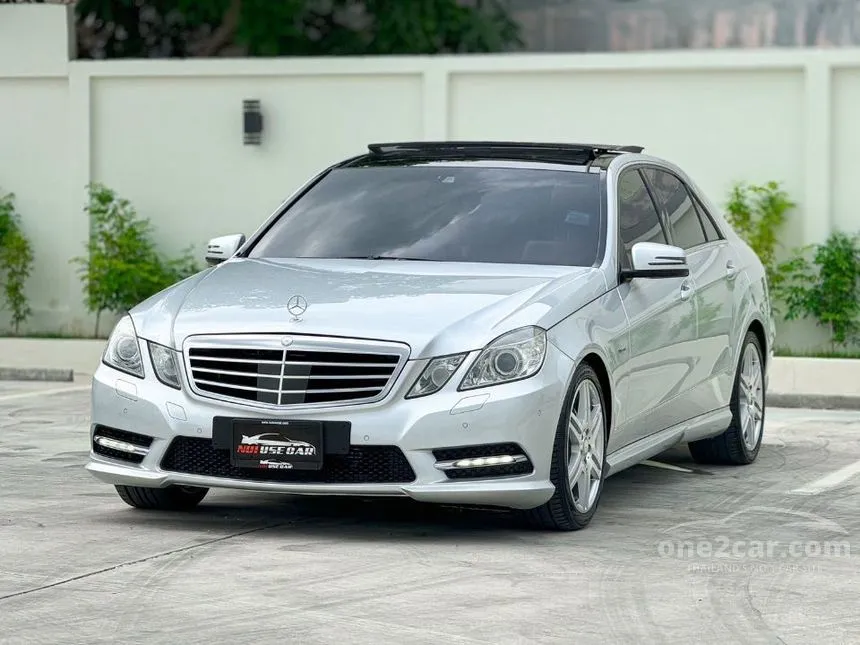 2012 Mercedes-Benz E250 CGI BlueEFFICIENCY Sedan
