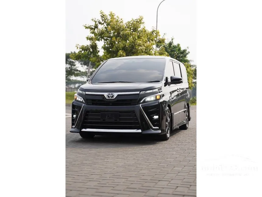 Jual Mobil Toyota Voxy 2018 2.0 di Banten Automatic Wagon Hitam Rp 369.000.000