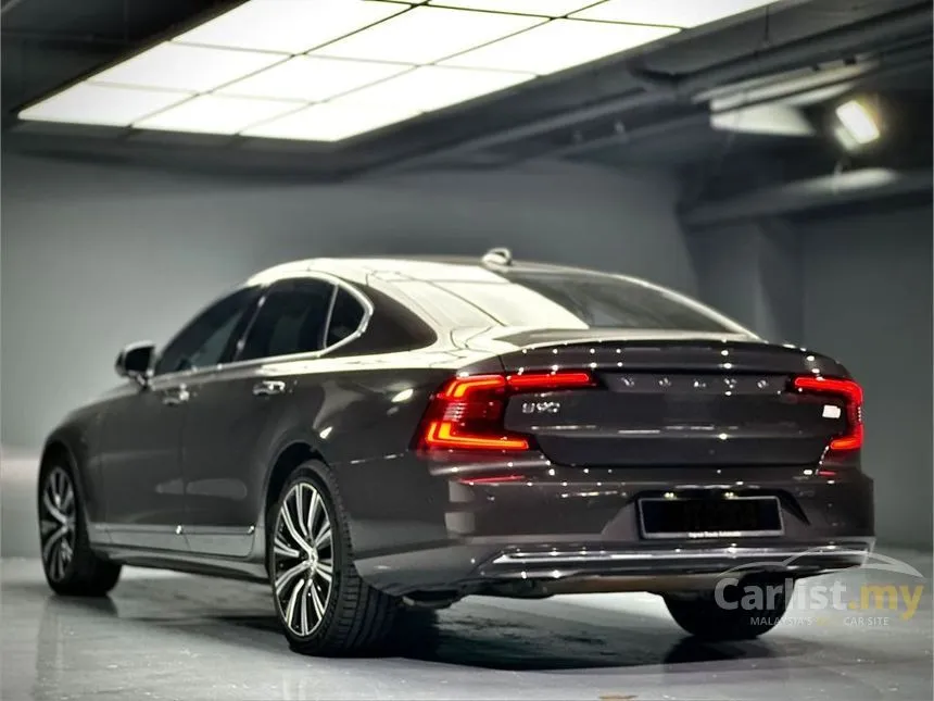 2022 Volvo S90 Recharge T8 Ultimate PHEV Sedan