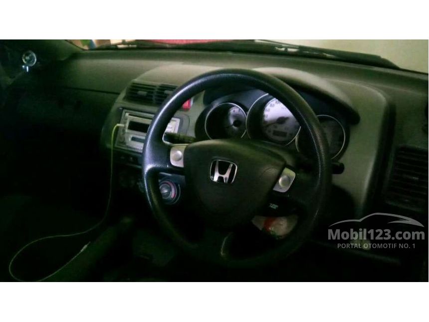 2004 Honda Jazz VTEC Hatchback