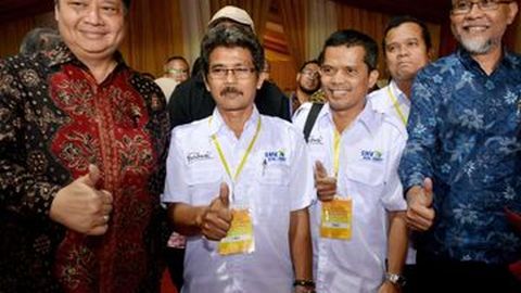 Toyota Serahkan 5 unit Mobil dan Mesin untuk SMK Binaan