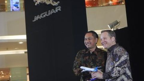 Jaguar Land Rover untuk Penumpang First Class Garuda Indonesia