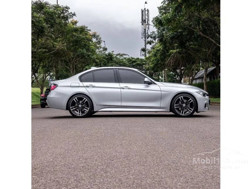2013 BMW 328i Luxury Sedan
