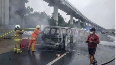 Alphard Ludes Terbakar Lagi, Toyota Indonesia Siap Bantu Investigasi