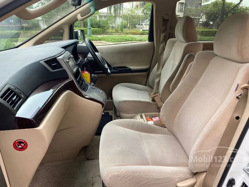 2012 Toyota Alphard X MPV