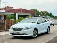ON THE ROAD 2012 Toyota Camry 2.5 V Sedan