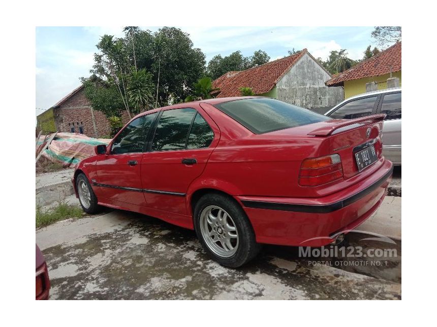 1993 BMW 318i 1.8 Manual Sedan
