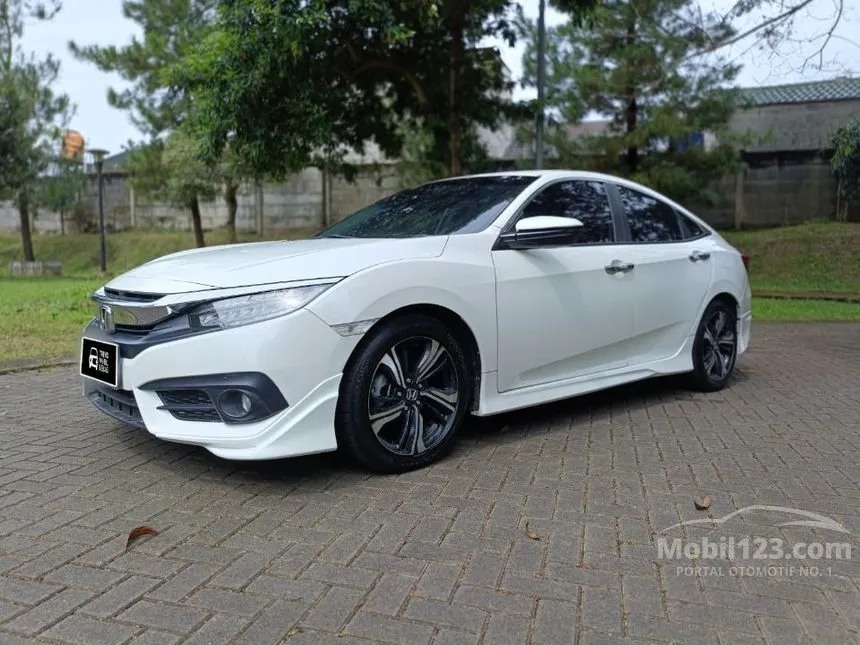 2018 Honda Civic ES Sedan
