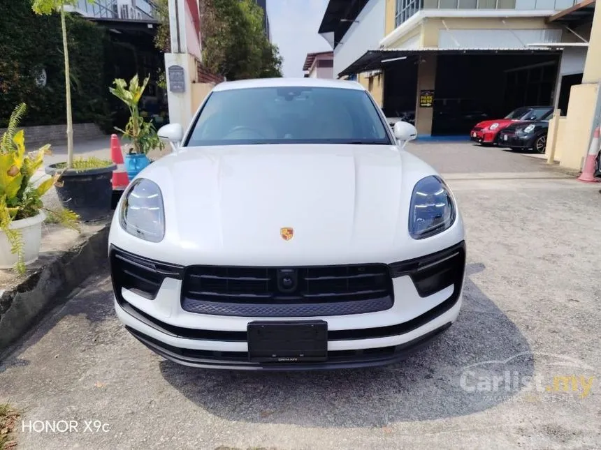 2023 Porsche Macan SUV