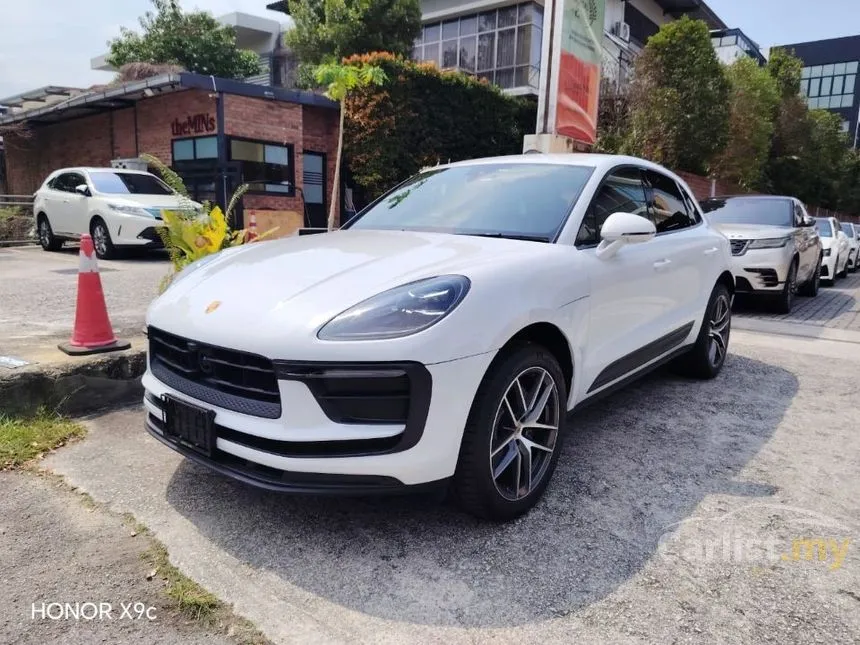 2023 Porsche Macan SUV