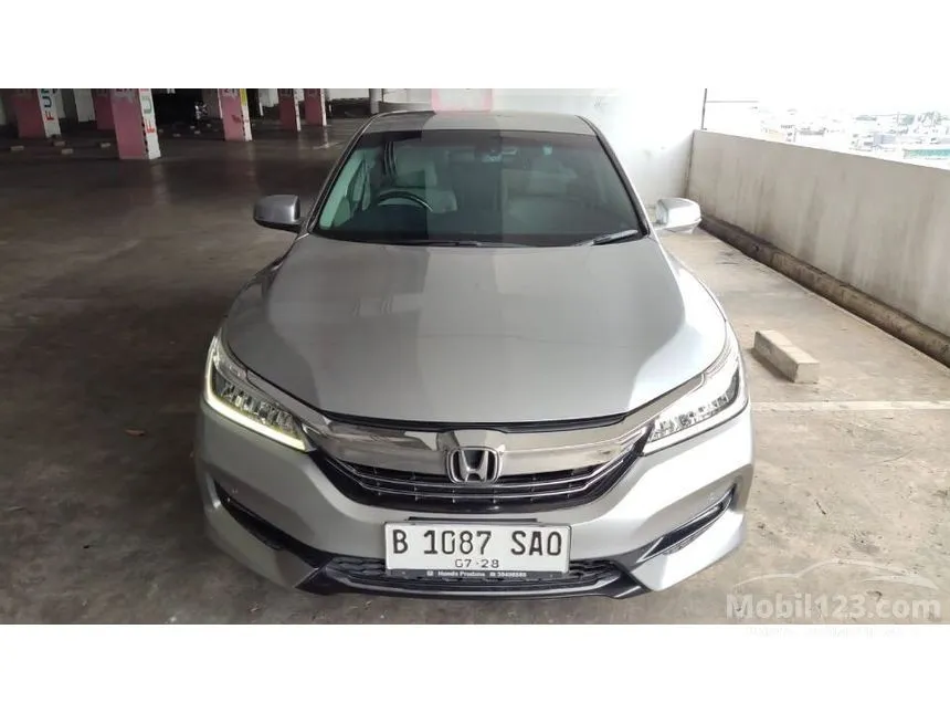 Jual Mobil Honda Accord 2017 VTi