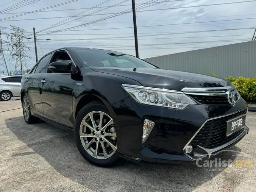 2017 Toyota Camry Hybrid Luxury Sedan