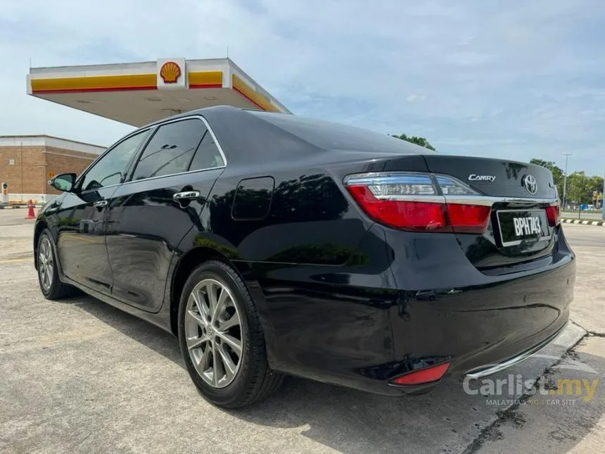 2017 Toyota Camry Hybrid Luxury Sedan