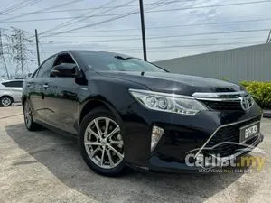 2017 Toyota Camry 2.5 Hybrid Luxury Sedan