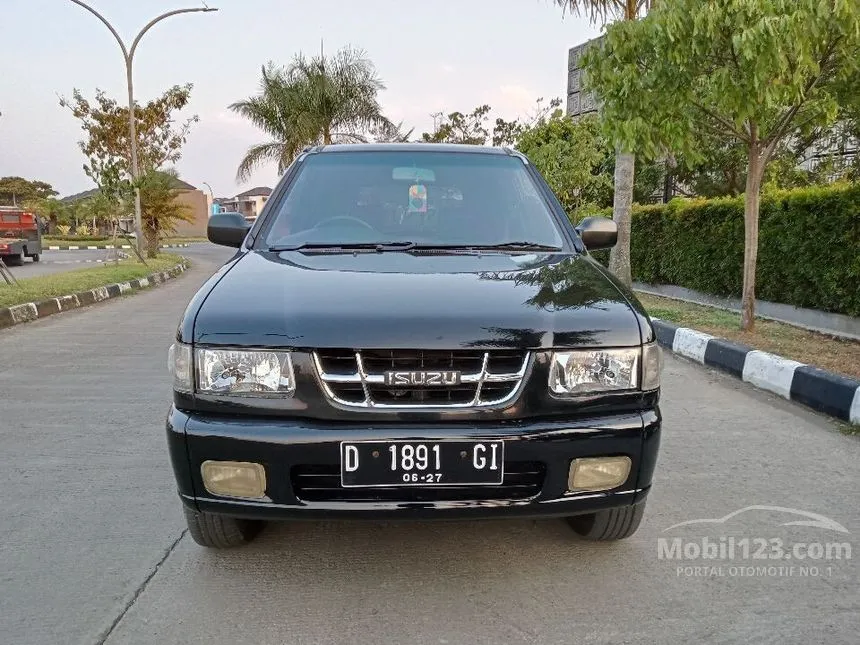 Jual Mobil Isuzu Panther 2003 LS Black Panther 2.5 di Jawa Barat Manual SUV Hitam Rp 125.000.000