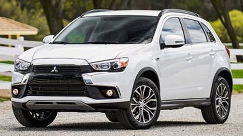 Penampilan Sporty Mitsubishi Outlander Sport 2016