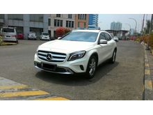 Mercedes Benz GLA200 Urban Putih Pemakaian 2016